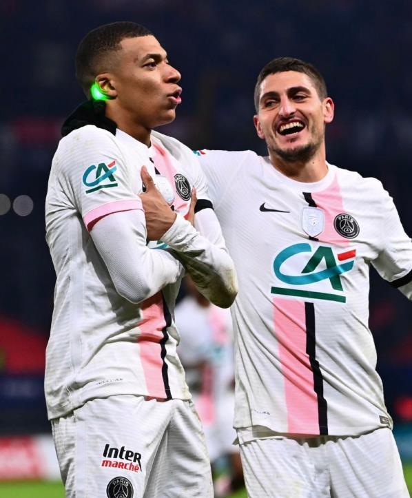  姆巴佩戴帽助巴黎大胜 主教练赛后盛赞其状态  