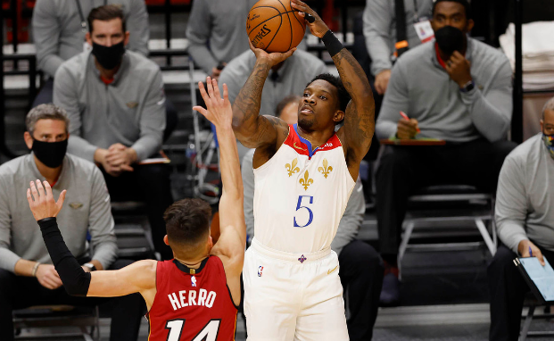  鹈鹕状元锡安遭遇左膝扭伤  